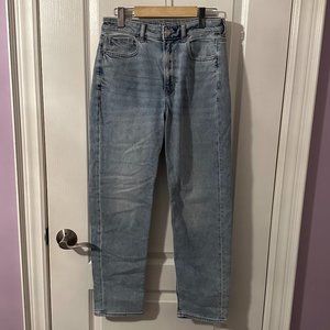 American Eagle Mom Straight Jean Blue/Light Aglow (Size 6 Regular)